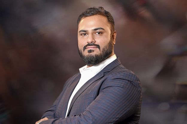 Rohan Saundankar's headshot